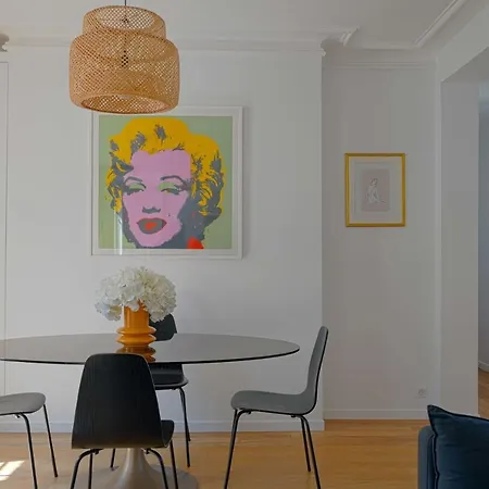 Apartment Warm Modern & Fabulous- Large